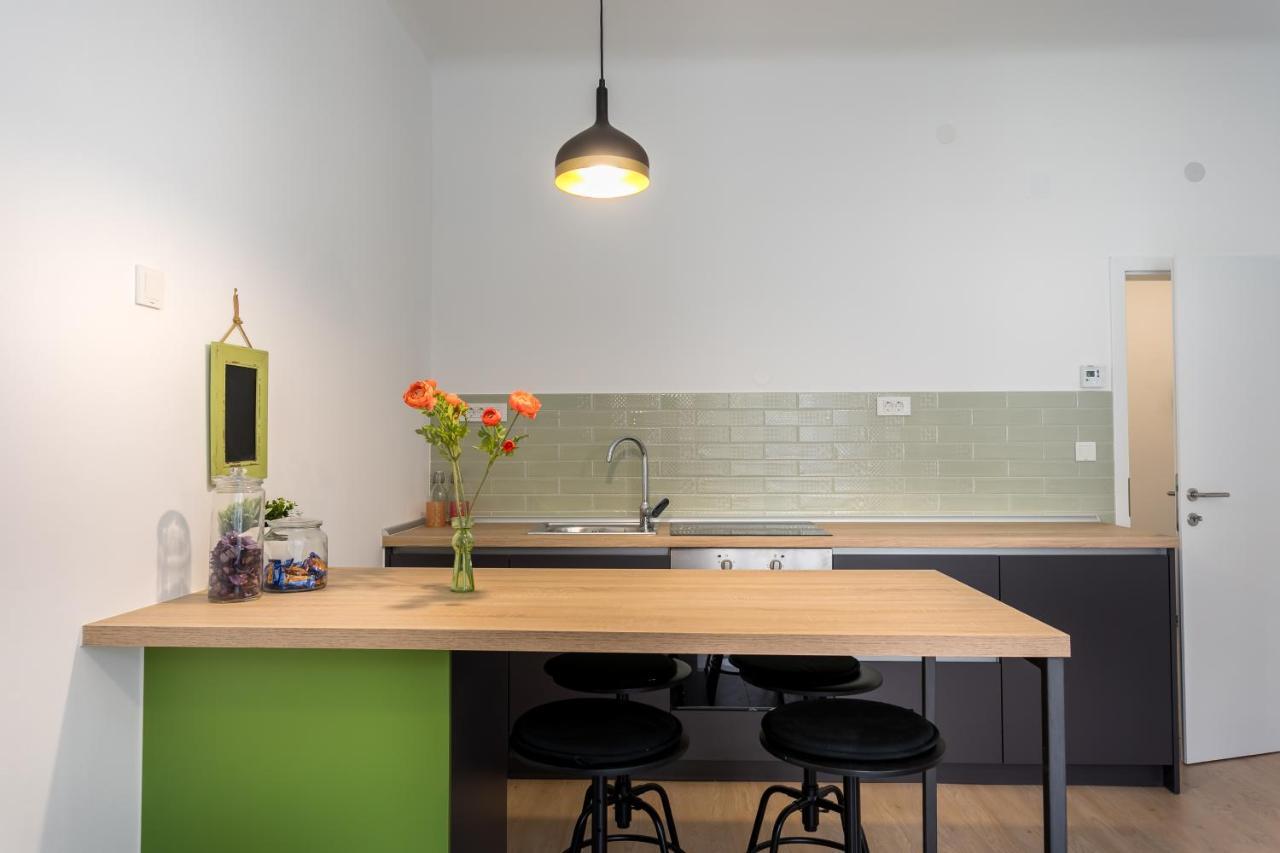 Go2Zagreb Chick Apartment Private Parking Available Kültér fotó